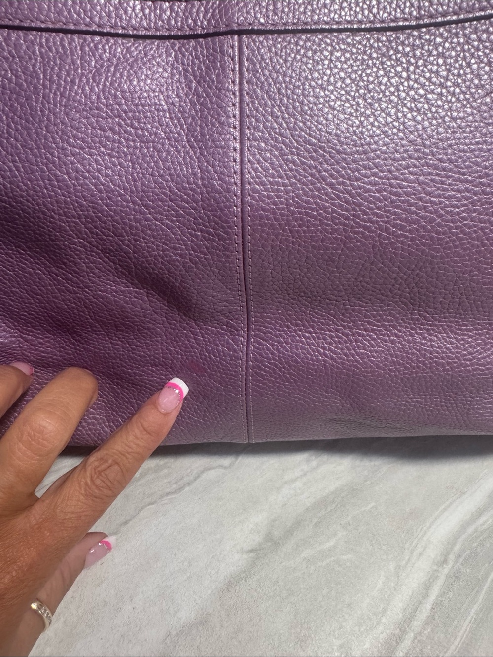 EUC Coach Pebbled Leather Large Shoulder Bag in Pretty Lilac w/ Zippered Closure - Picture 9 of 17
